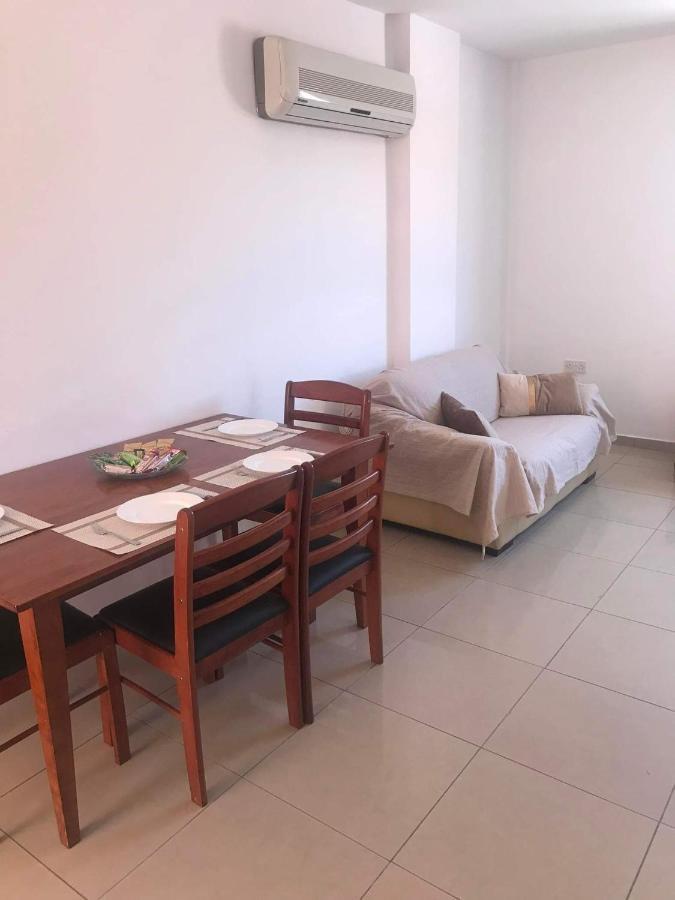 Andris Apartment Paralimni Bagian luar foto